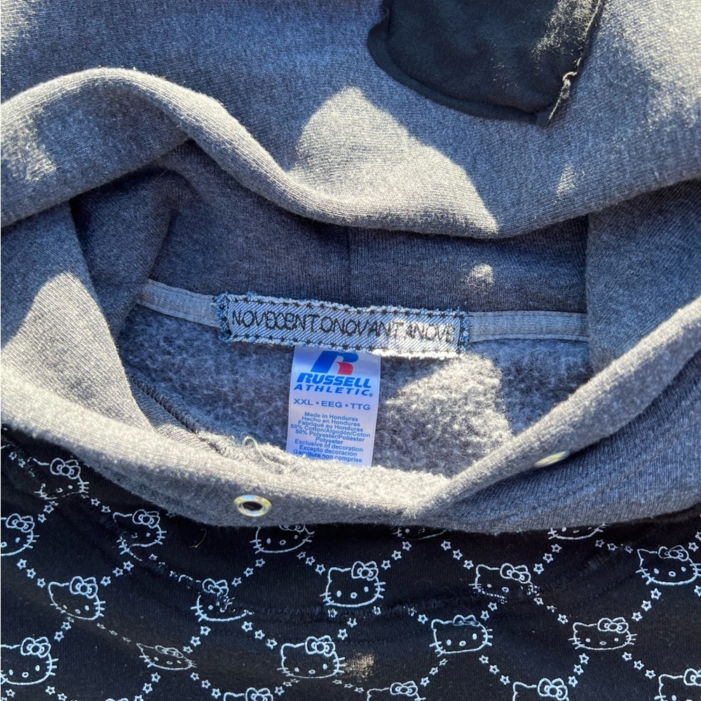 NovocentoNovantanove Hello Kitty "Vest" Pullover Hoodie - Picture 3 of 4